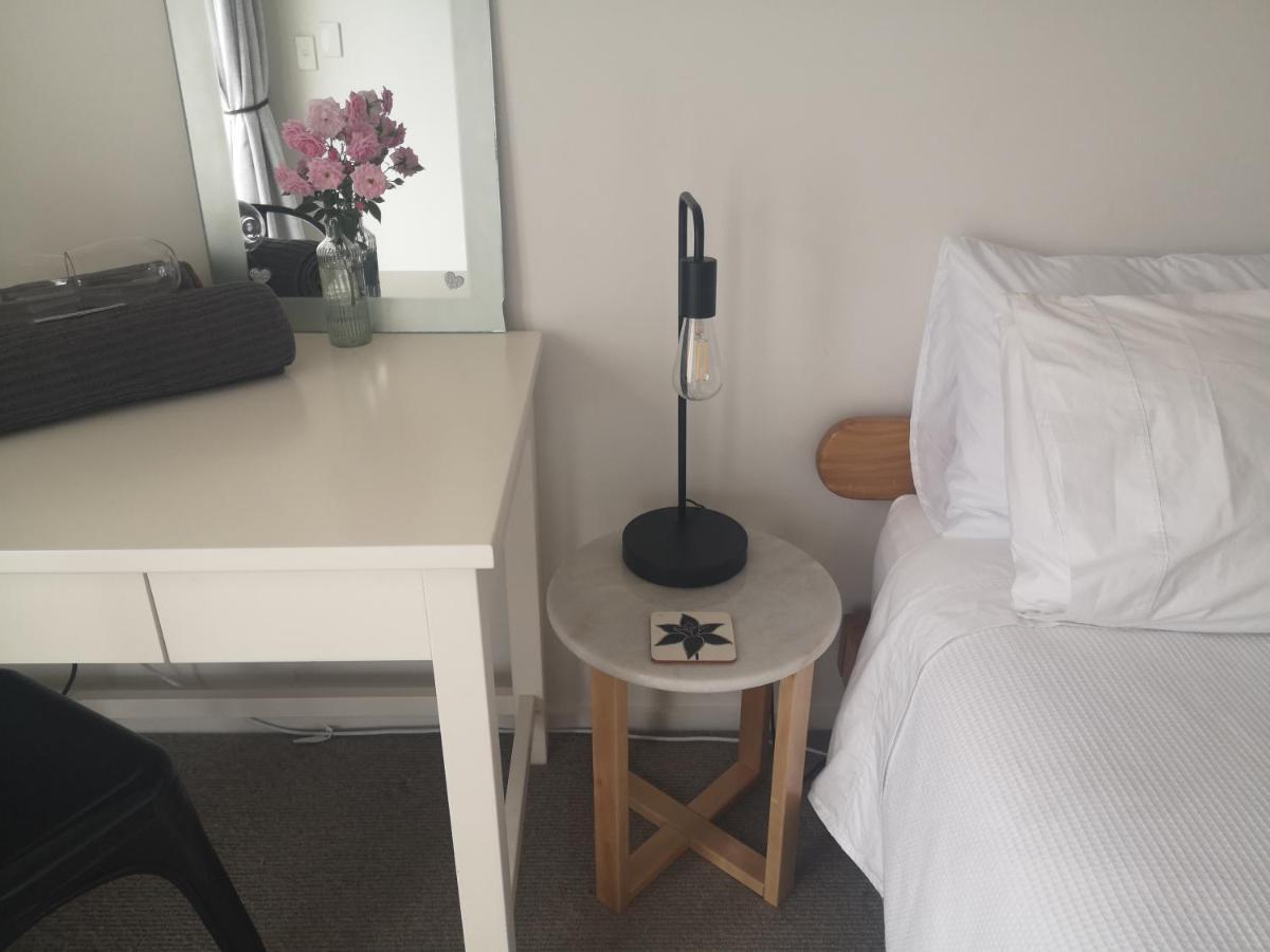 Pool House - One Bedroom Self Contained Unit Motueka Esterno foto