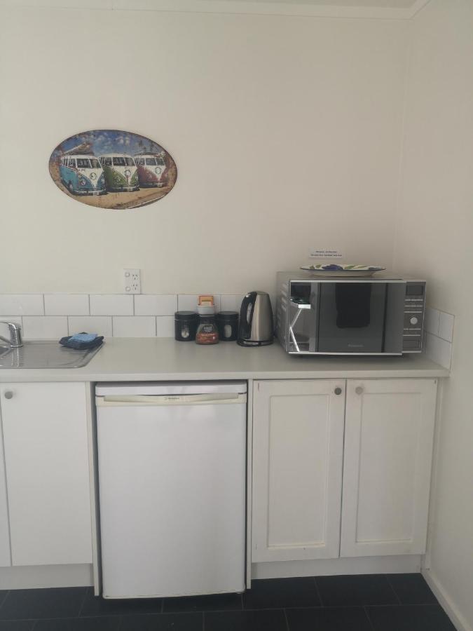 Pool House - One Bedroom Self Contained Unit Motueka Esterno foto