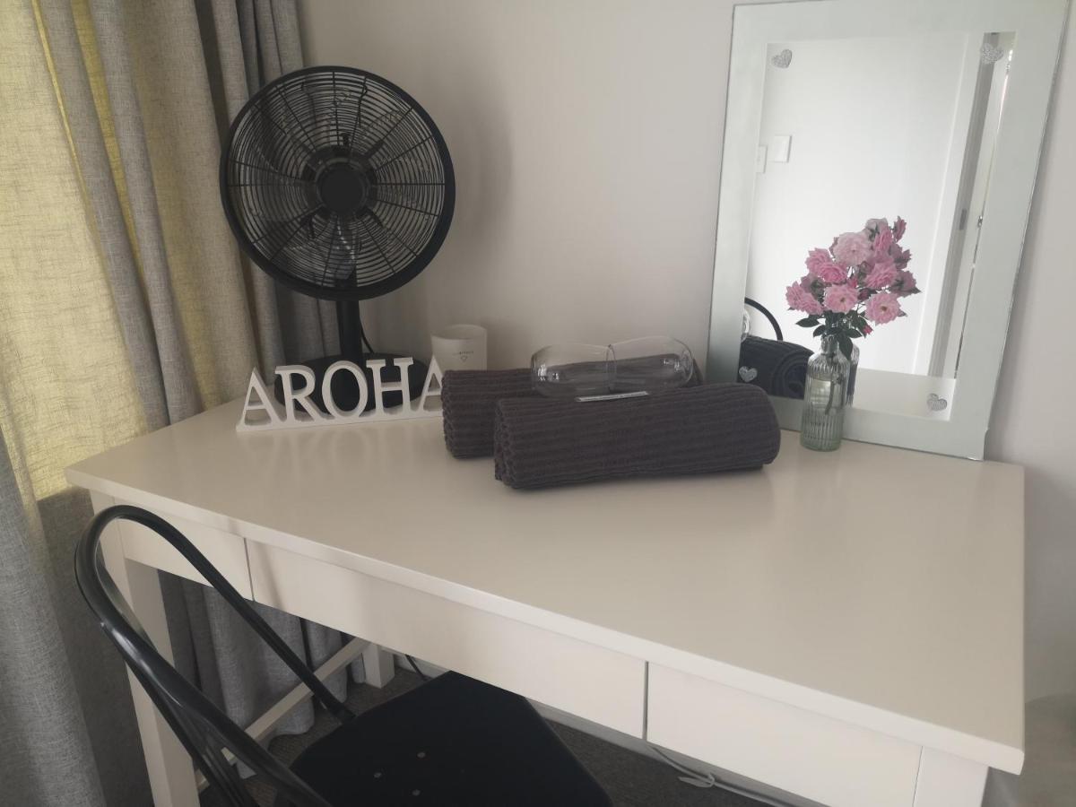 Pool House - One Bedroom Self Contained Unit Motueka Esterno foto